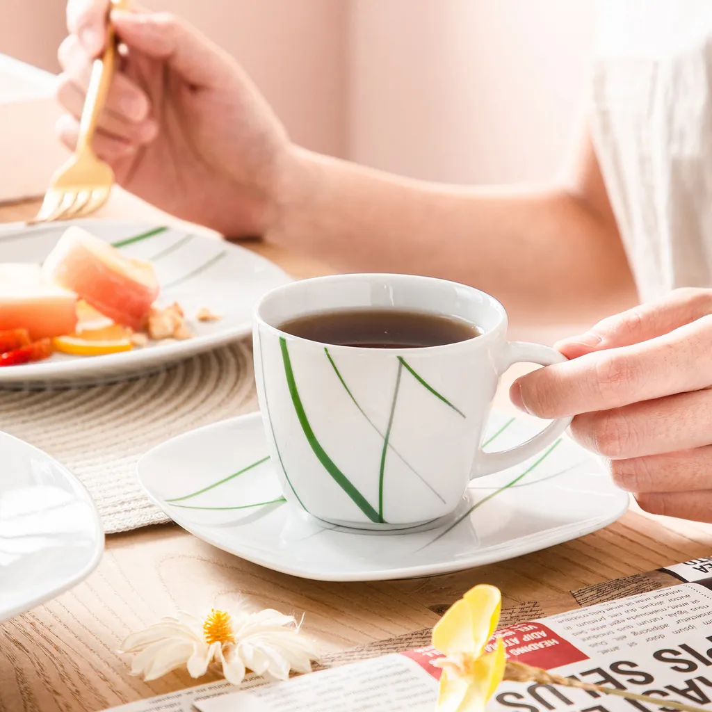 VEWEET Porzellan Tafelservice 'Aviva' 100-teilig Set, Kombiservice Mit Dessertteller, Speiseteller, Suppenteller, Müslischalen, Kaffeebecher, Kaffeetassen Set, Eierbecher, Milch- Und Zuckerset – Bild 6