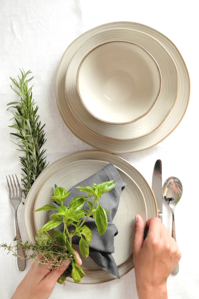 Mäser 931371 Nottingham Vintage Tafel-Service Für 4 Personen Mit Speiseteller Und Suppenteller Im Retro-Look, Steinzeug, Beige, 8-teilig (1 Set) – Bild 5