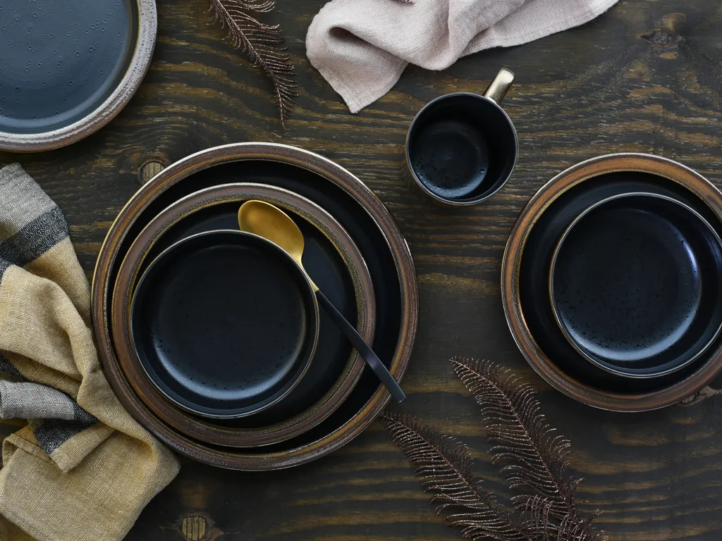 CreaTable 23592 Kombiservice Modern Industrial Für 4 Personen, Steinzeug, Schwarz/gold (1 Set, 16-teilig) – Bild 10