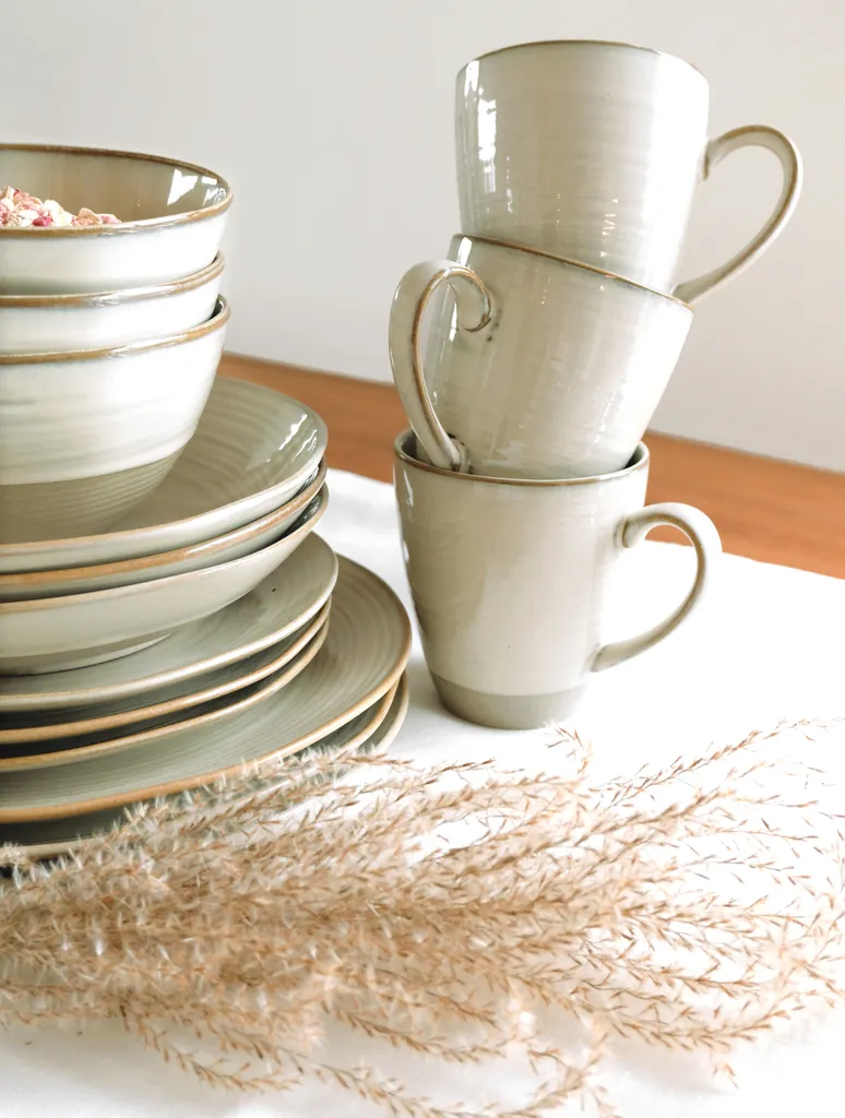 Mäser 931371 Nottingham Vintage Tafel-Service Für 4 Personen Mit Speiseteller Und Suppenteller Im Retro-Look, Steinzeug, Beige, 8-teilig (1 Set) – Bild 4