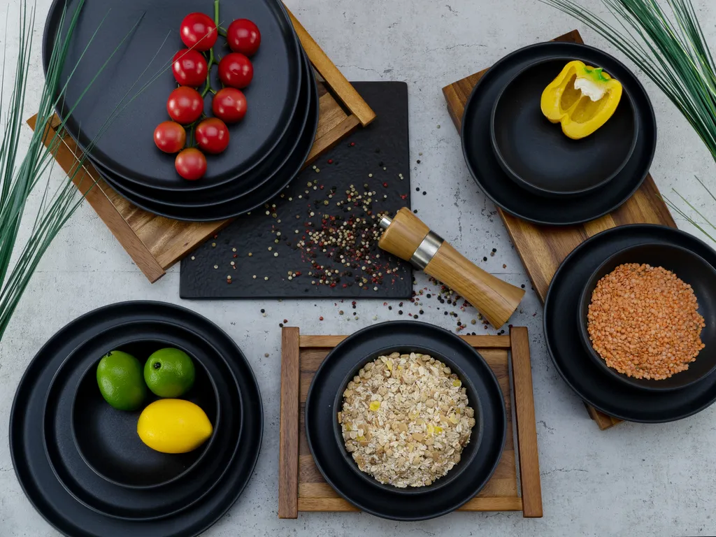 CreaTable 22979 Tafelservice Uno BLACK Für 4 Personen, Steinzeug, Schwarz (1 Set, 12-teilig) – Bild 4